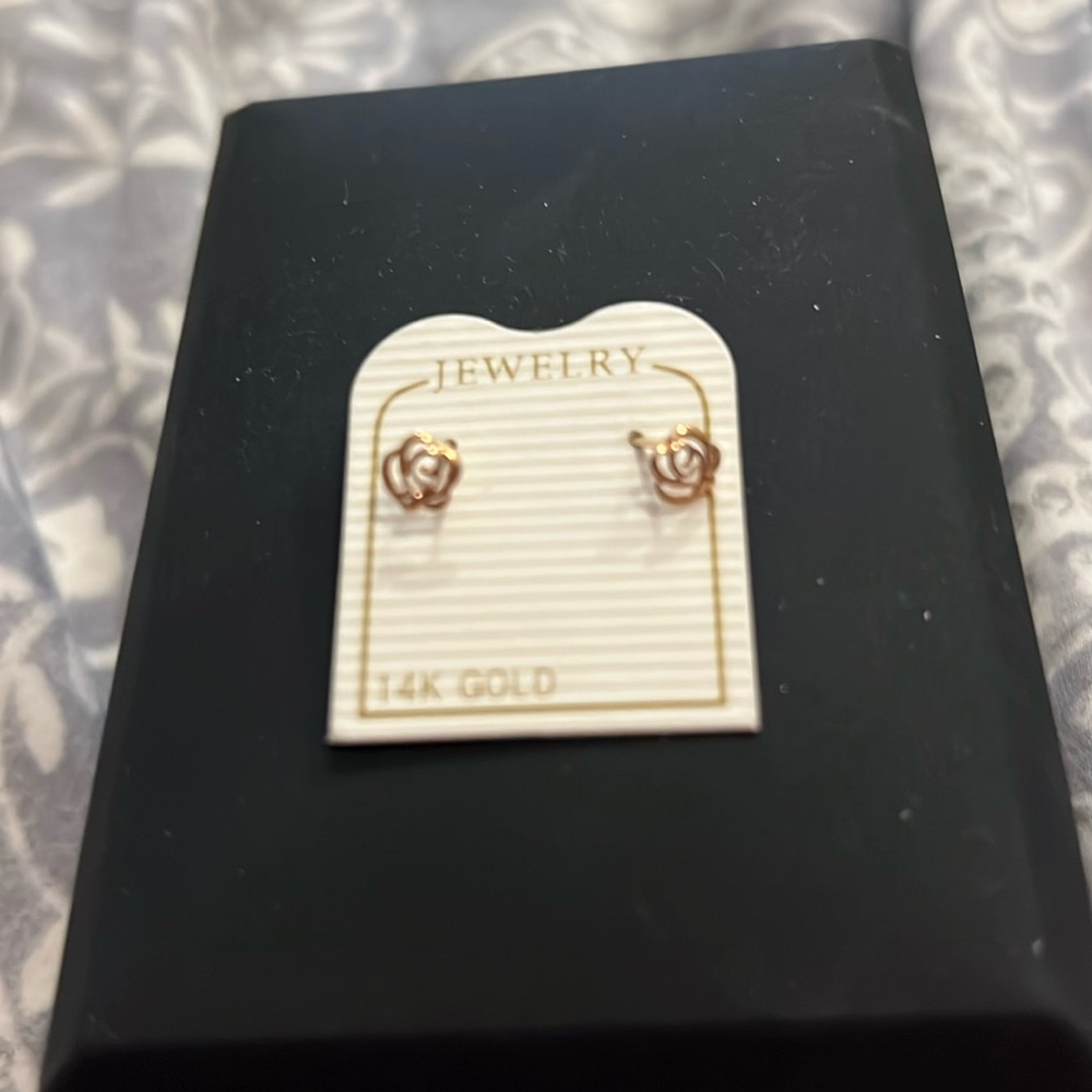 14k gold rose earrings with screw backs